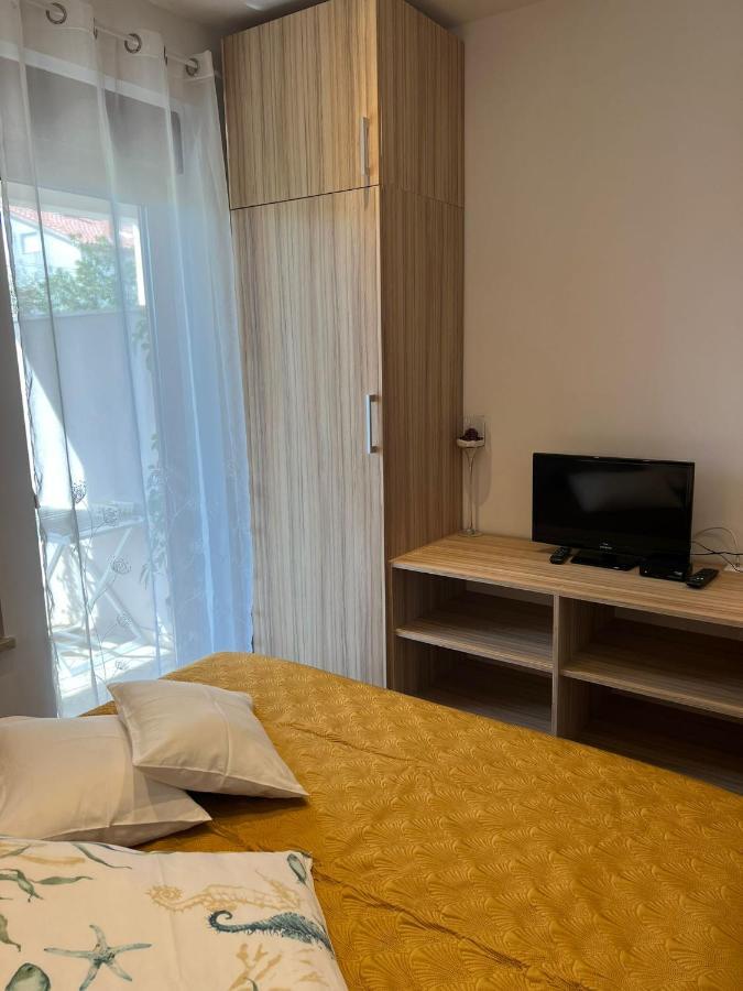 Apartments And Rooms Lorena 236 Rovinj Exterior photo