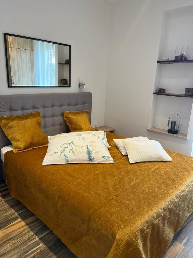 Apartments And Rooms Lorena 236 Rovinj Exterior photo