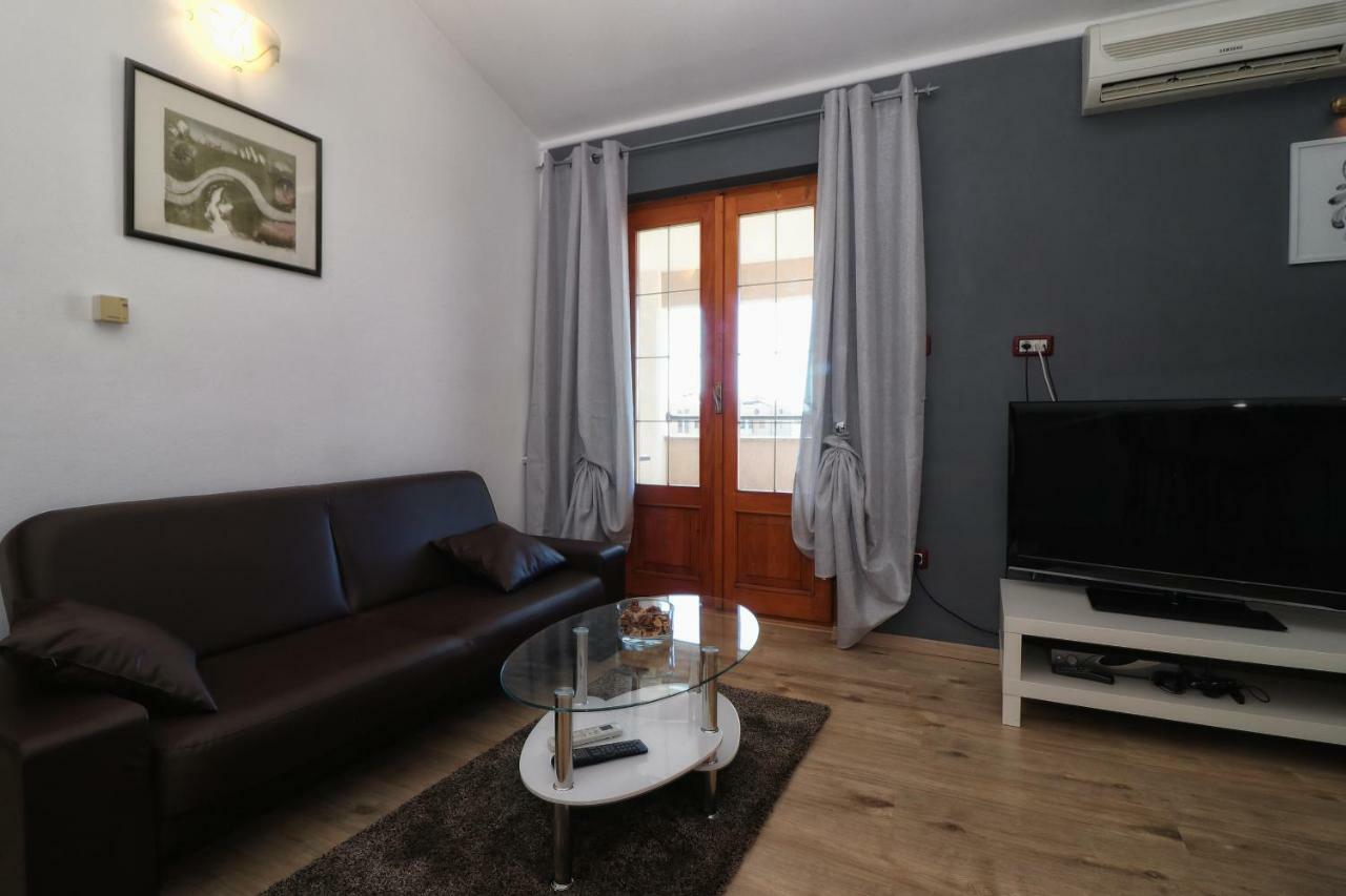 Apartments And Rooms Lorena 236 Rovinj Exterior photo
